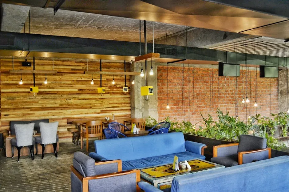 Interior modern i kafes me dizajn industrial